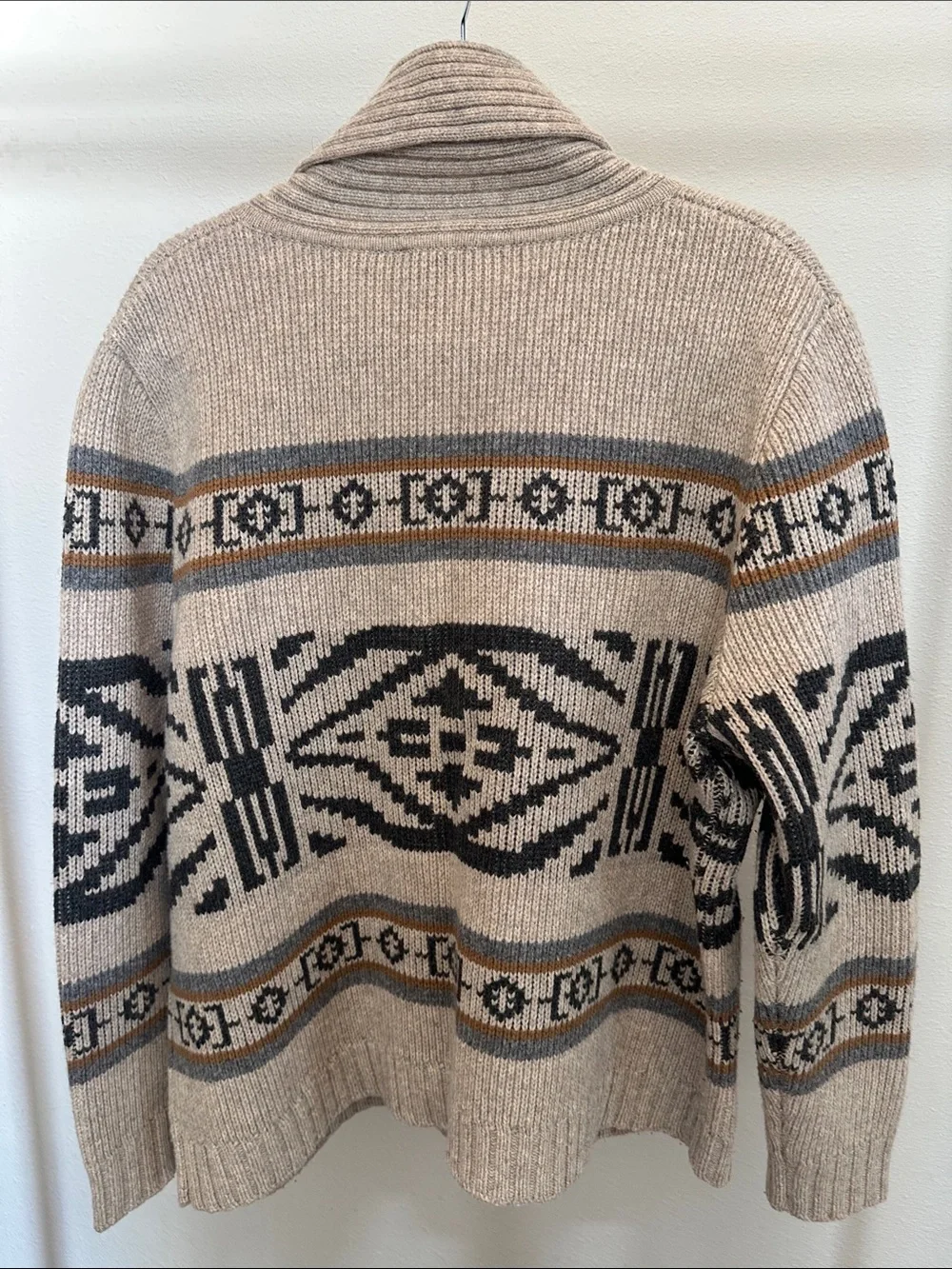 Pendleton Women’s Big Lebowski-Style Collar Cardigan - Picture 2 of 2